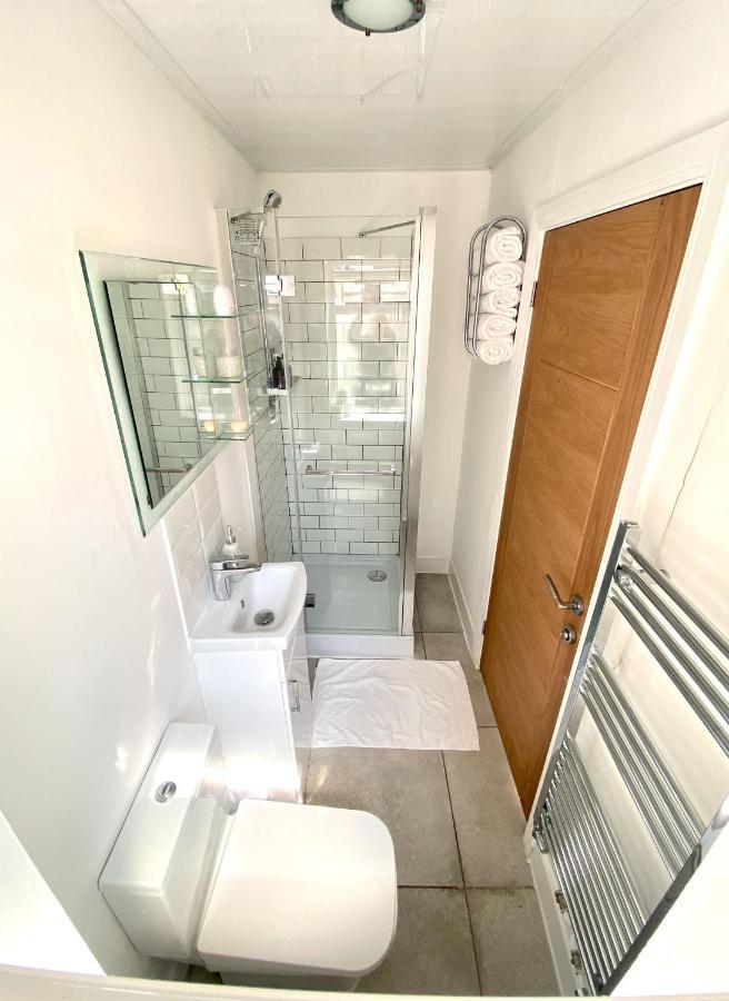 2 Bed Town Centre Nr Theatre Free Park Wi-Fi & Garden Apartment Ейлсбъри Екстериор снимка