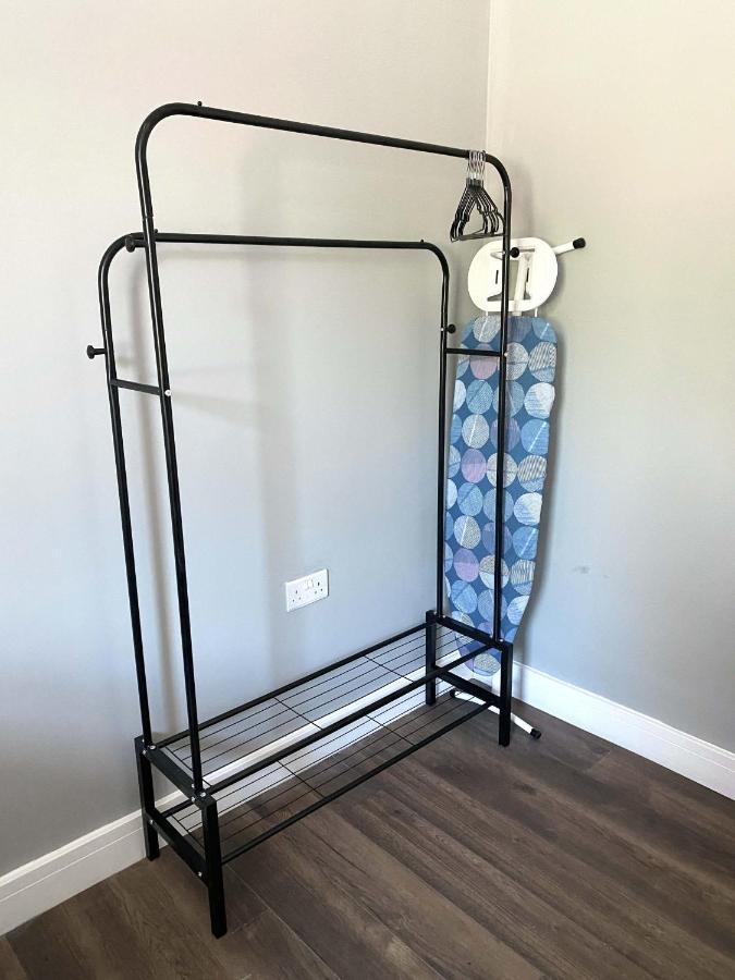 2 Bed Town Centre Nr Theatre Free Park Wi-Fi & Garden Apartment Ейлсбъри Екстериор снимка