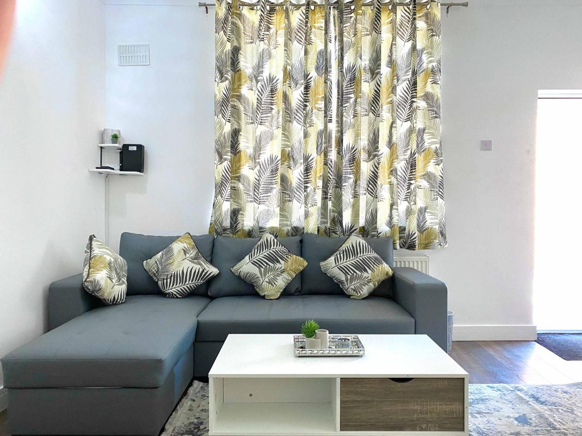 2 Bed Town Centre Nr Theatre Free Park Wi-Fi & Garden Apartment Ейлсбъри Екстериор снимка