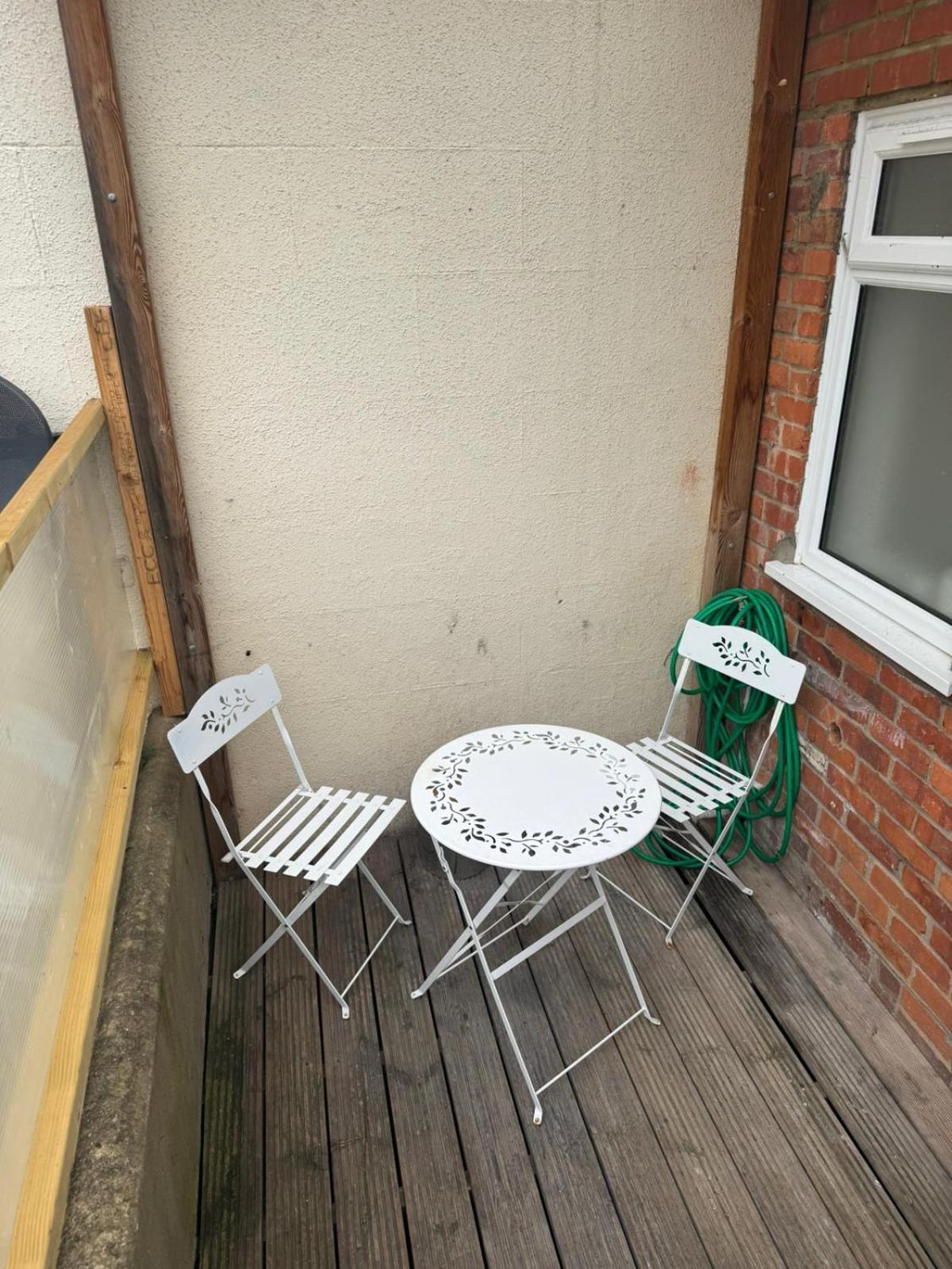 2 Bed Town Centre Nr Theatre Free Park Wi-Fi & Garden Apartment Ейлсбъри Екстериор снимка